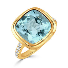 Load image into Gallery viewer, SKY BLUE 18K YELLOW GOLD DIAMOND RING WITH SKY BLUE TOPAZ CENTER
